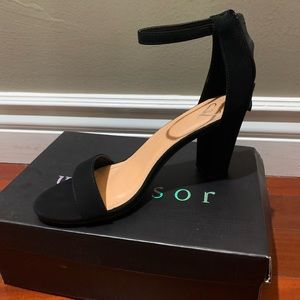 Windsor black show size 8 1/2 new in box